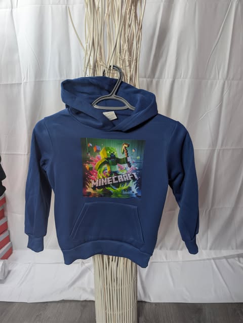 Hoodie enfant bleu avec visuel thème gaming blocs et pixels (design original) – Beauty Nini