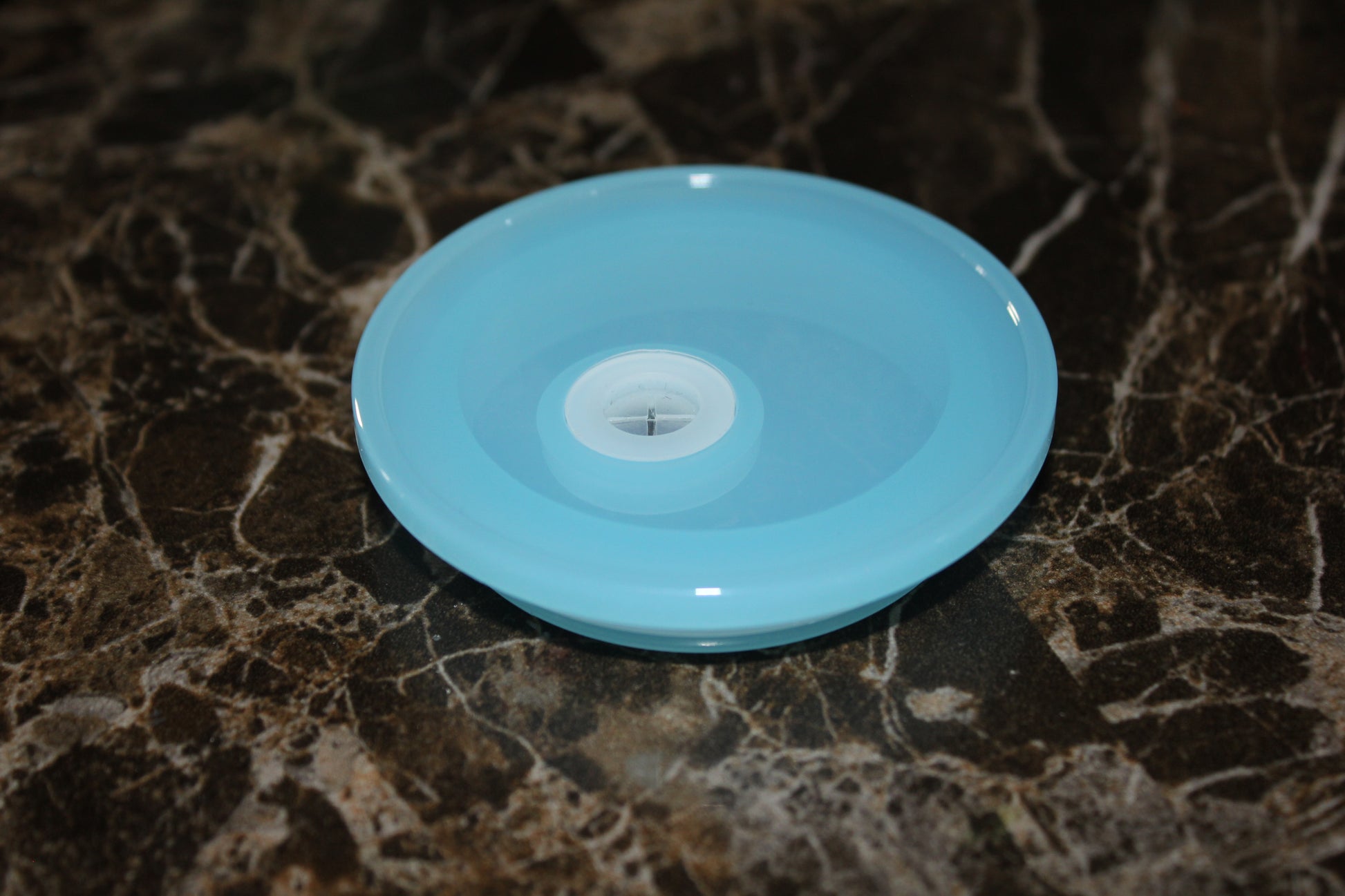 Couvercle acrylique bleu ciel avec insert silicone pour verre 16 oz – Beauty Nini