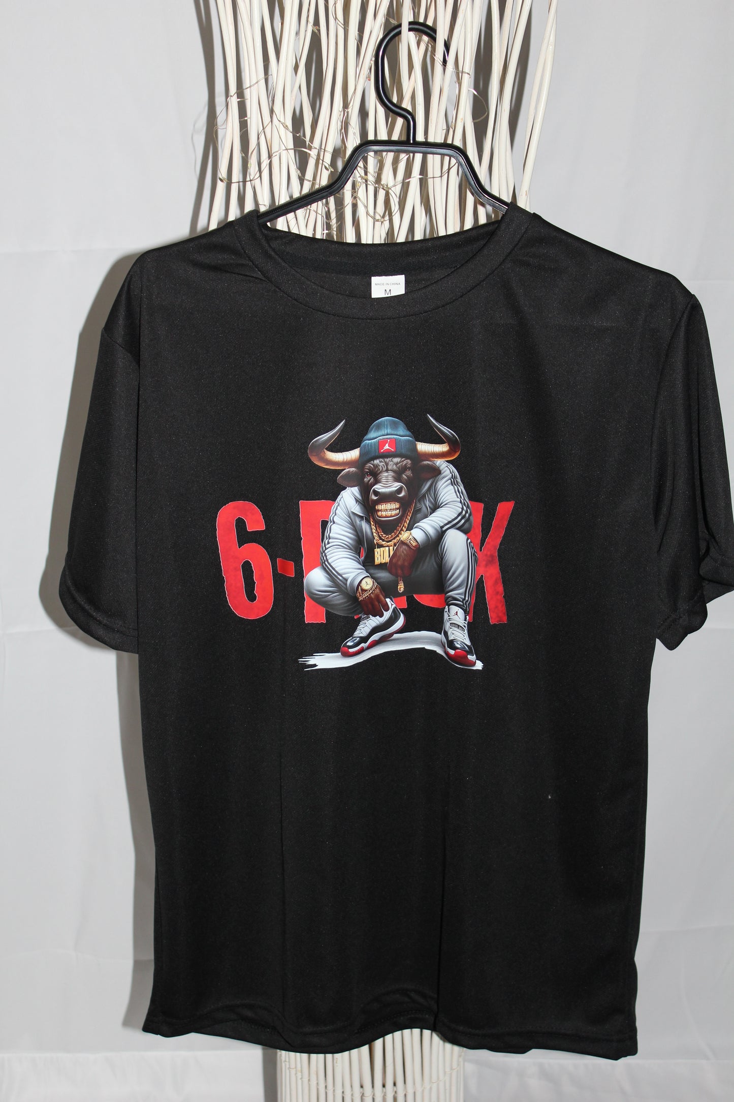 T-shirt homme noir imprimé “6 Bulls” style streetwear sur le devant