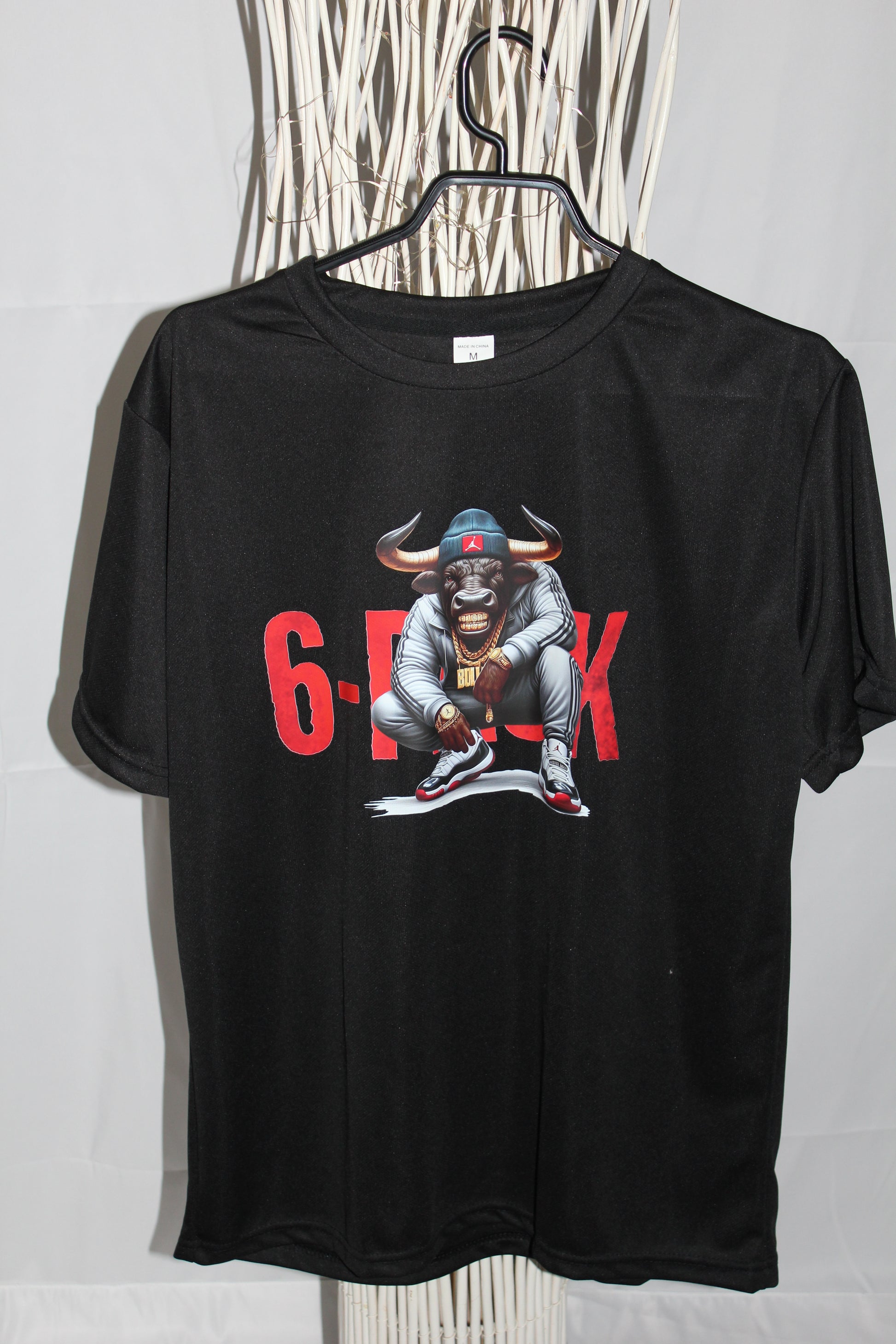 T-shirt homme noir imprimé “6 Bulls” style streetwear sur le devant