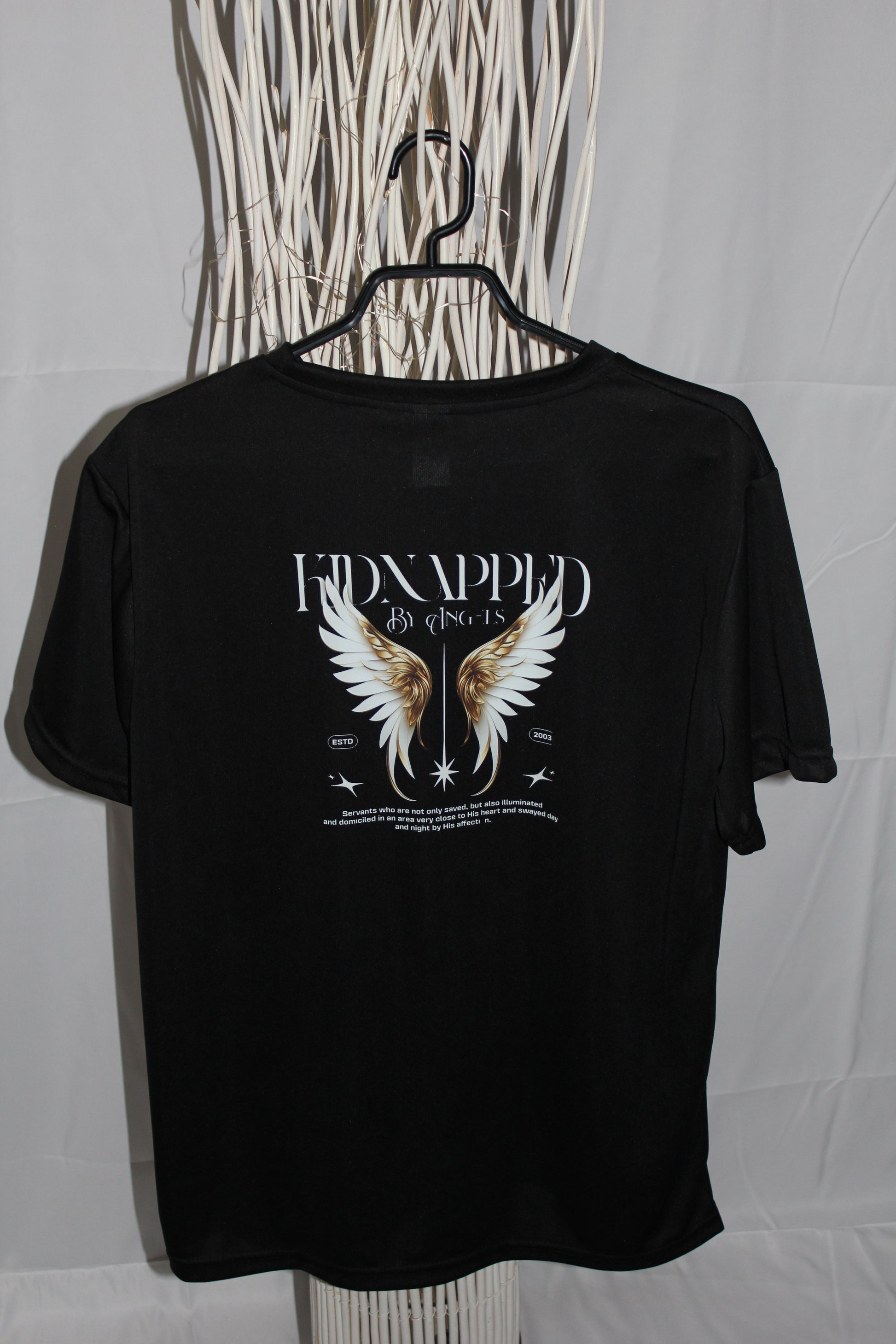 Dos t-shirt homme noir avec ailes et texte style streetwear