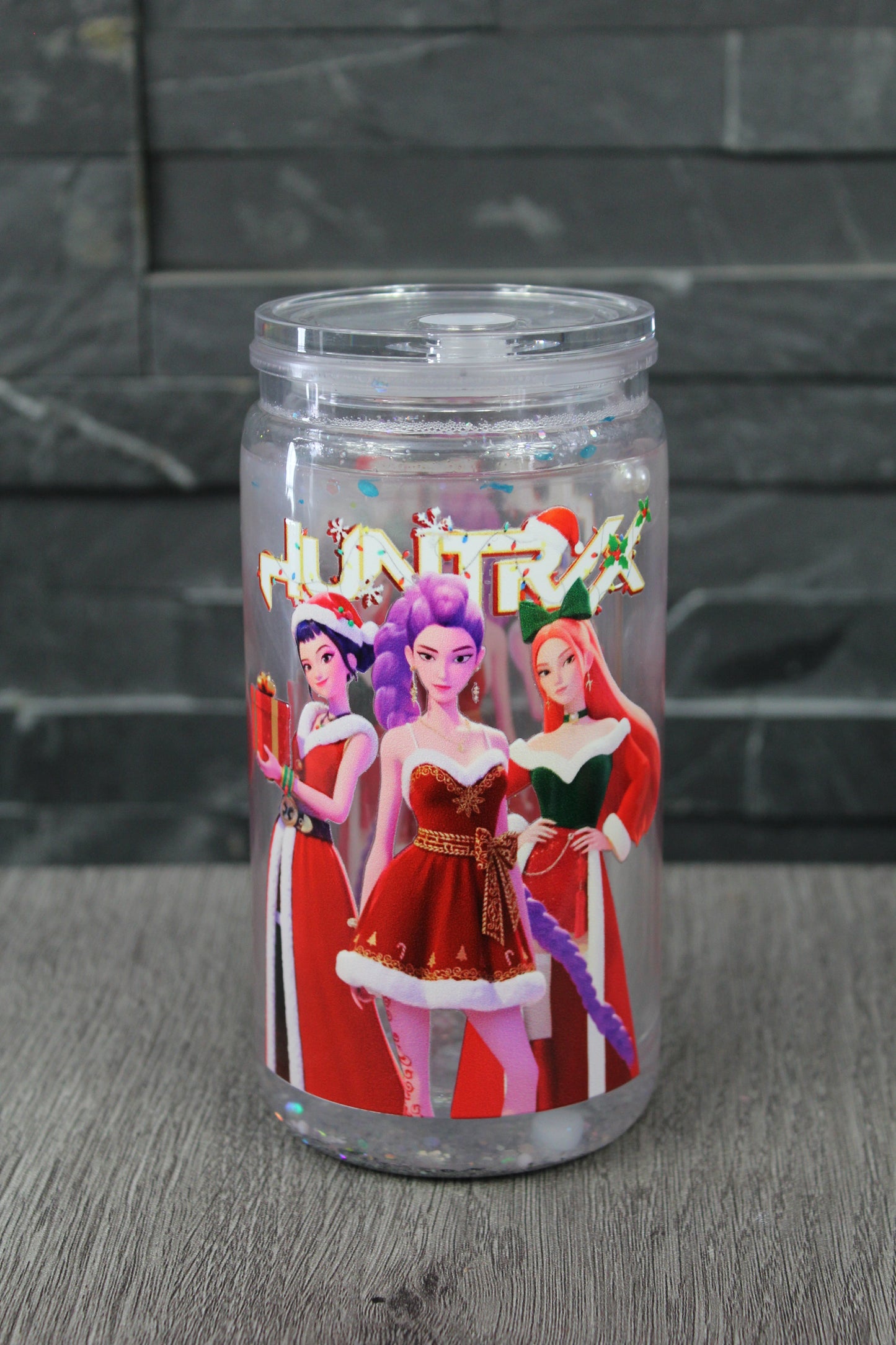 Verre Snowglobe Plastique – HUNTRIX Édition Noël (Bleu Glacé) | 16 oz / 20 oz