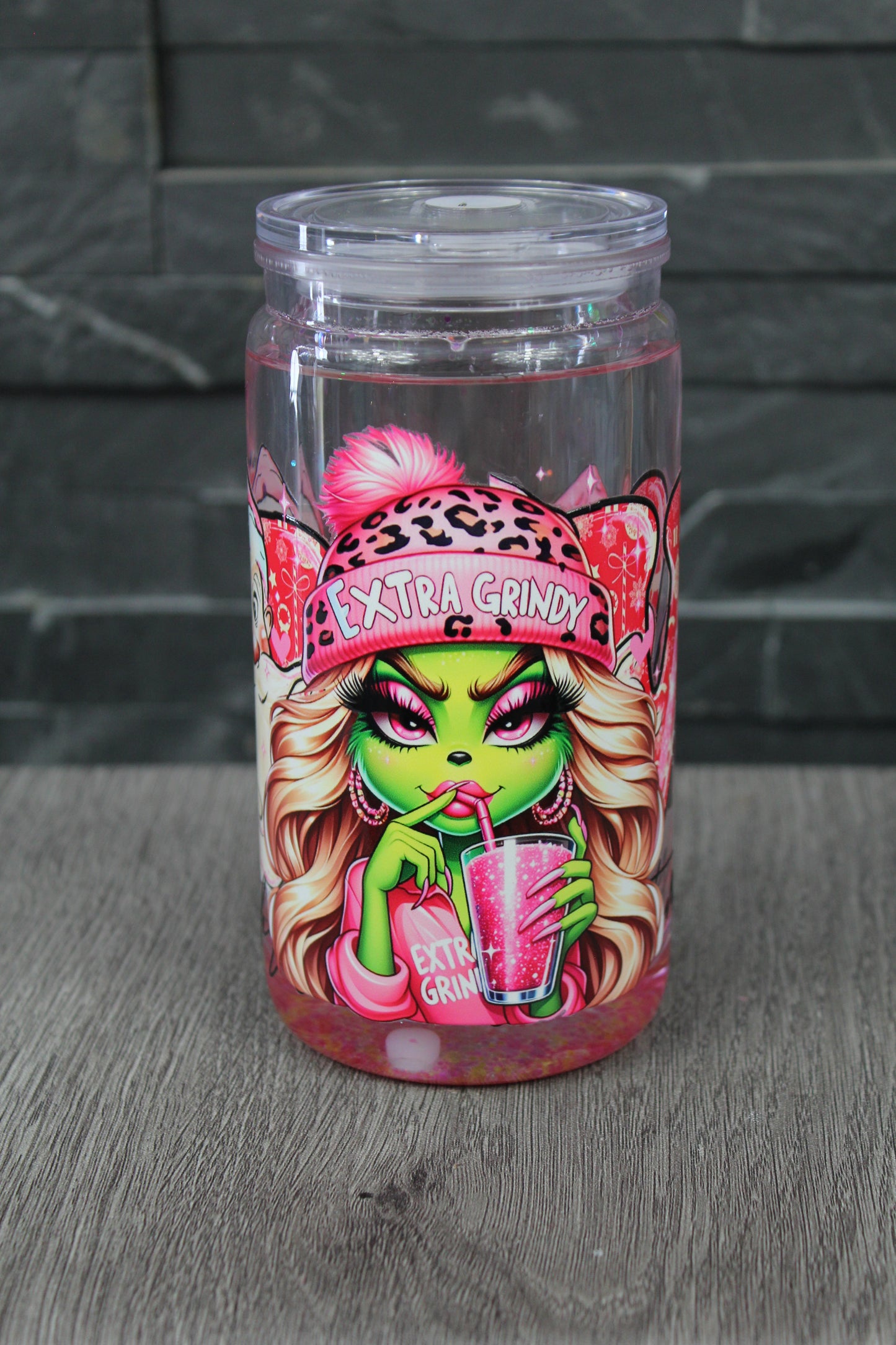 Verre Snowglobe Plastique – Extra Grinchy Glam Rose | 16 oz / 20 oz