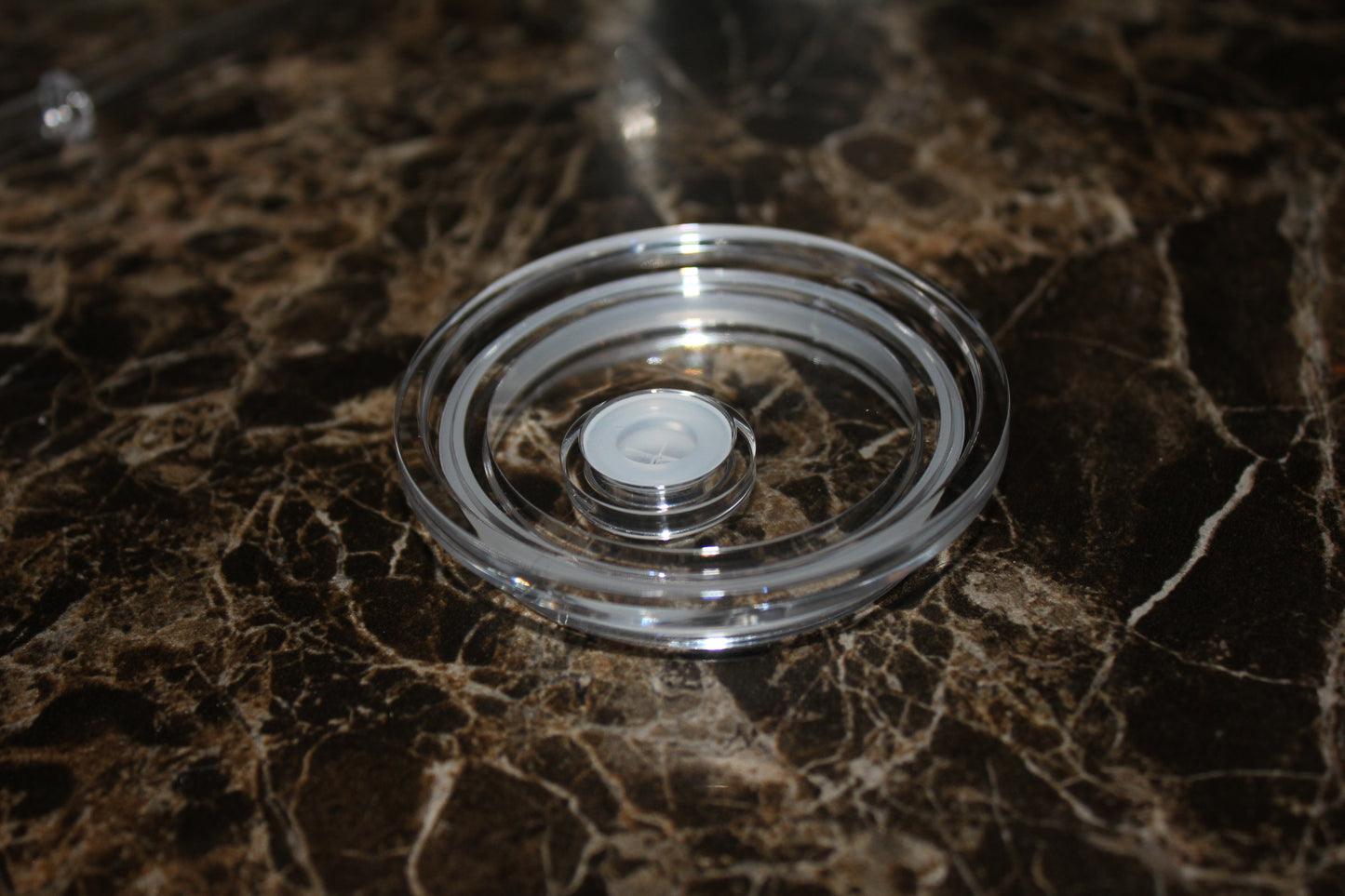 Couvercle transparent en acrylique avec insert silicone pour verre 16 oz – Beauty Nini
