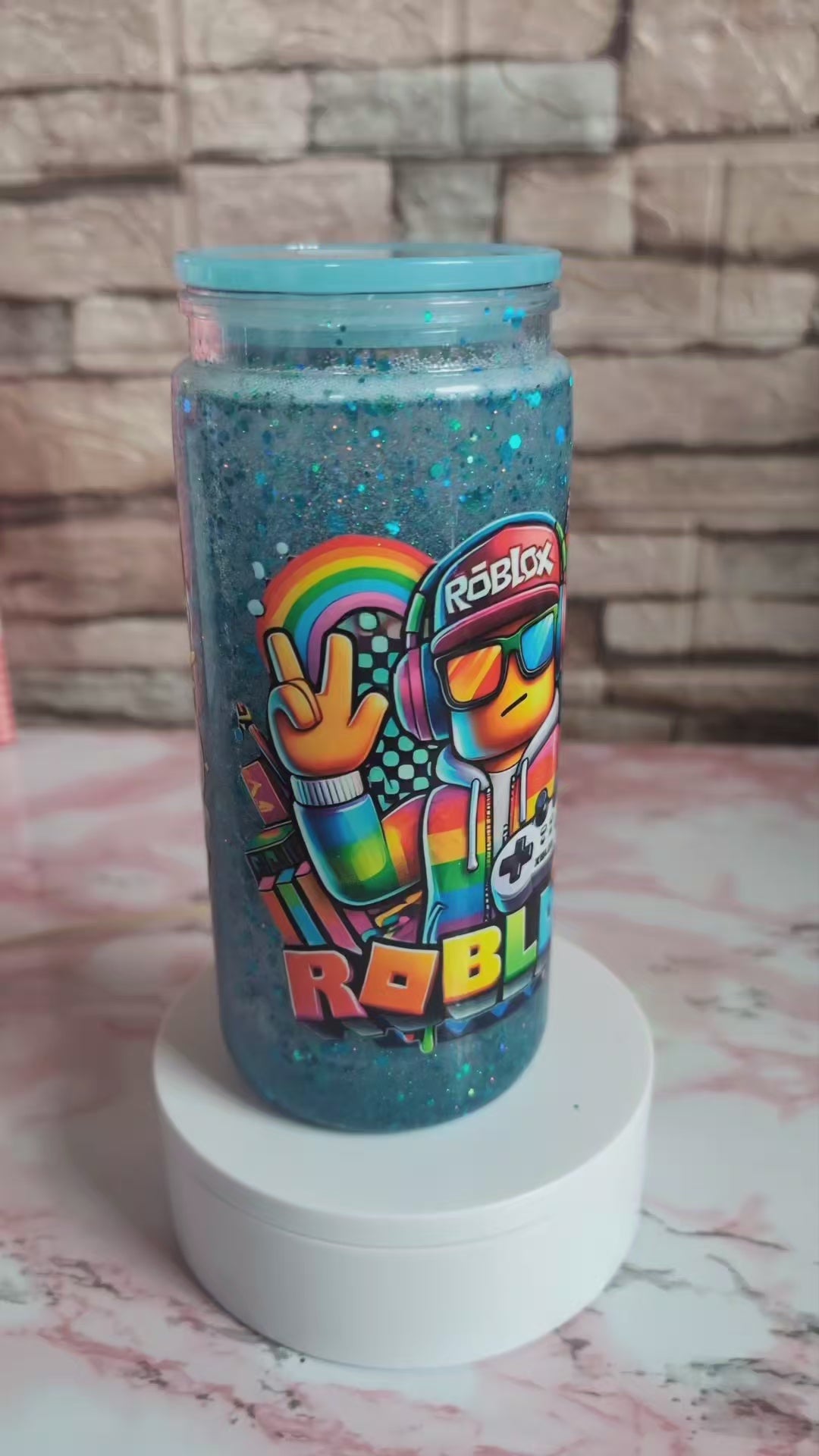 Verre snowglobe 20 oz Roblox gamer rainbow, paillettes bleues flottantes, couvercle bleu et paille – Beauty Nini