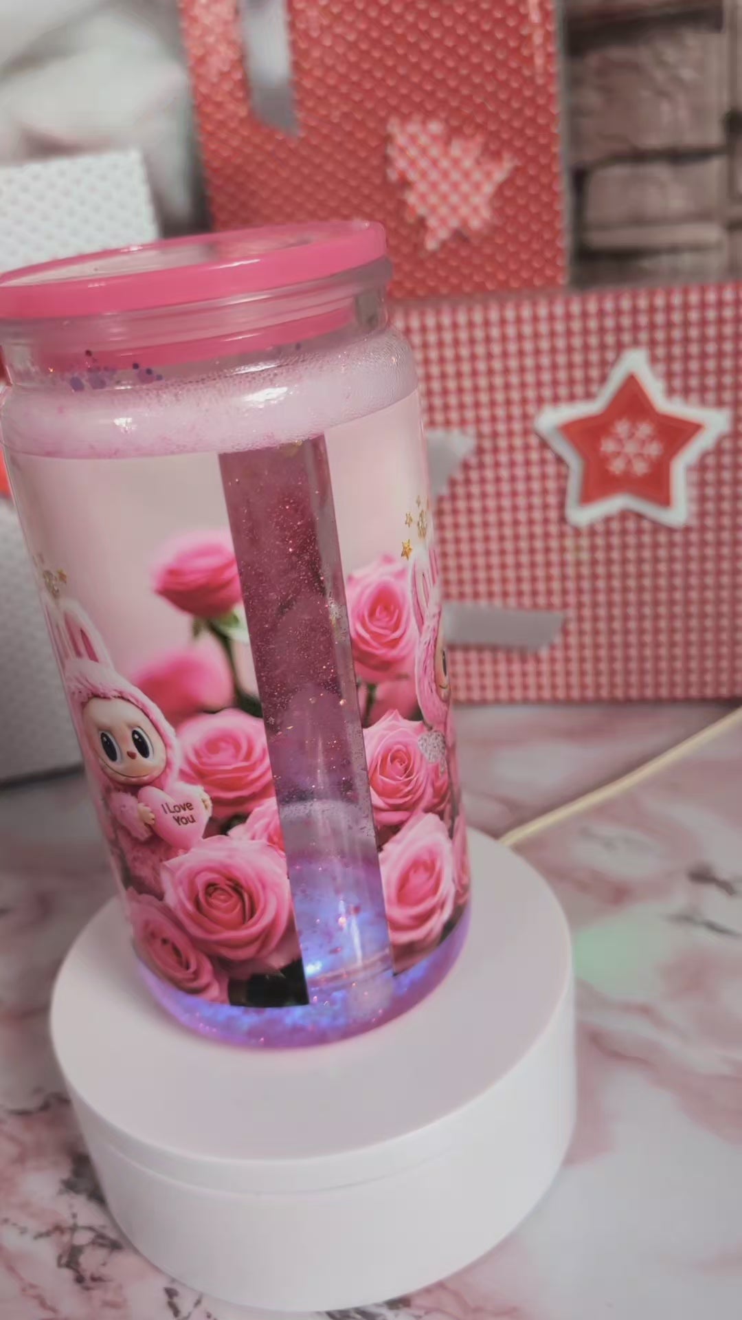 Verre Snowglobe plastique lapin love & roses 16 oz, paillettes rose/violet holo, couvercle rose – Beauty Nini