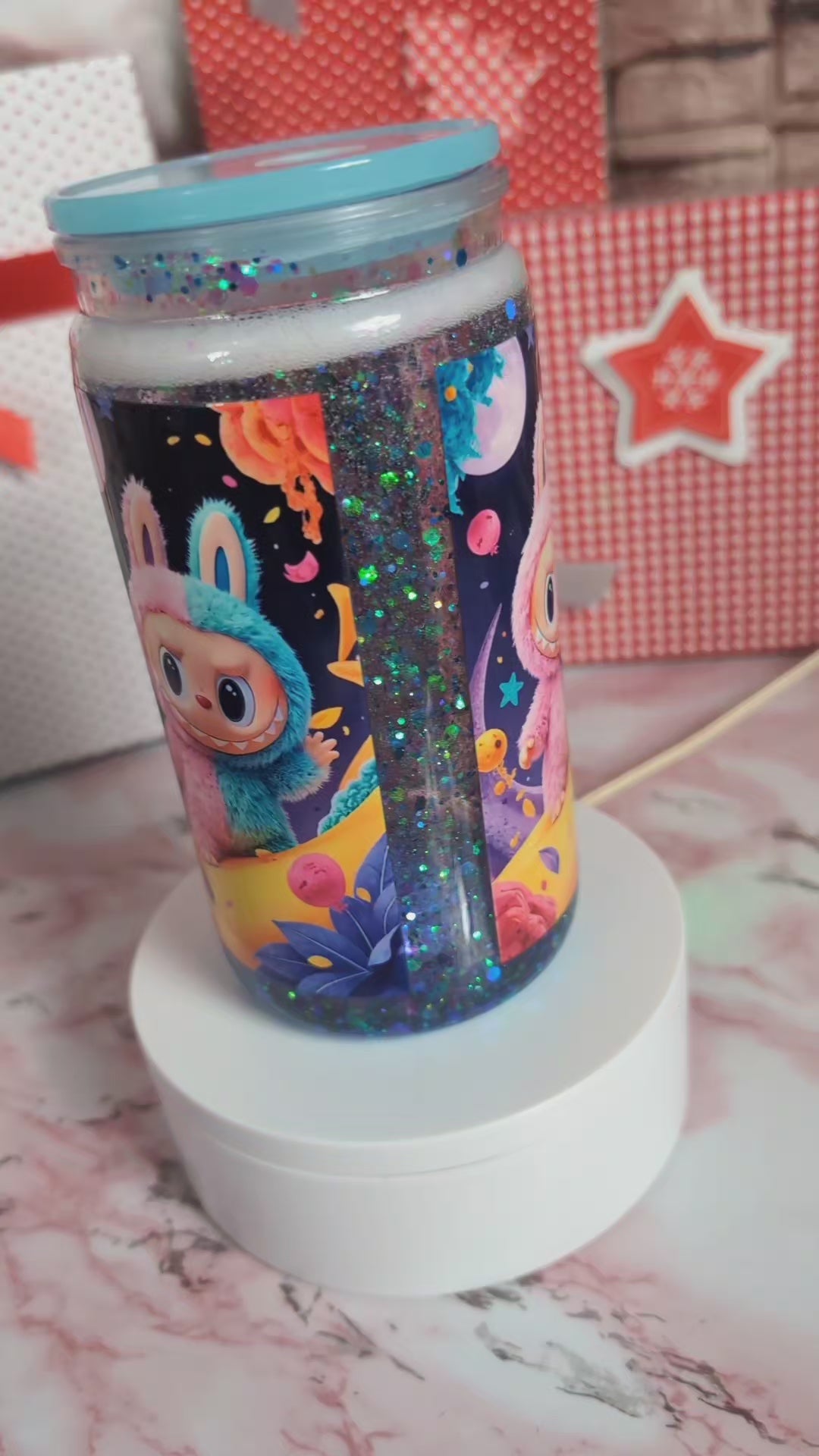 Verre Snowglobe plastique galaxie sur support, effet paillettes visible