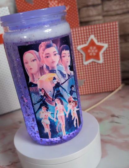 Verre Snowglobe Plastique – Girl Squad Hunter (Anime/K-Pop) Violet Holo | 16 oz / 20 oz